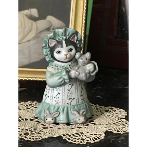 Vintage Kitty Cucumber Ellie Ready for Bed 1987 Schmid Black and White Kitty - Picture 2 of 7